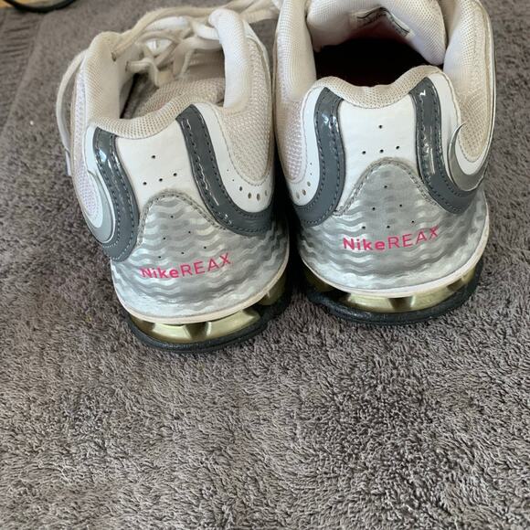 Women’s Nike Reax running shoes in size 8.5 - Picture 4 of 7